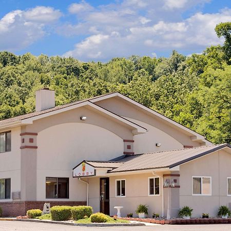 Hotel Super 8 By Wyndham Elkins Esterno foto