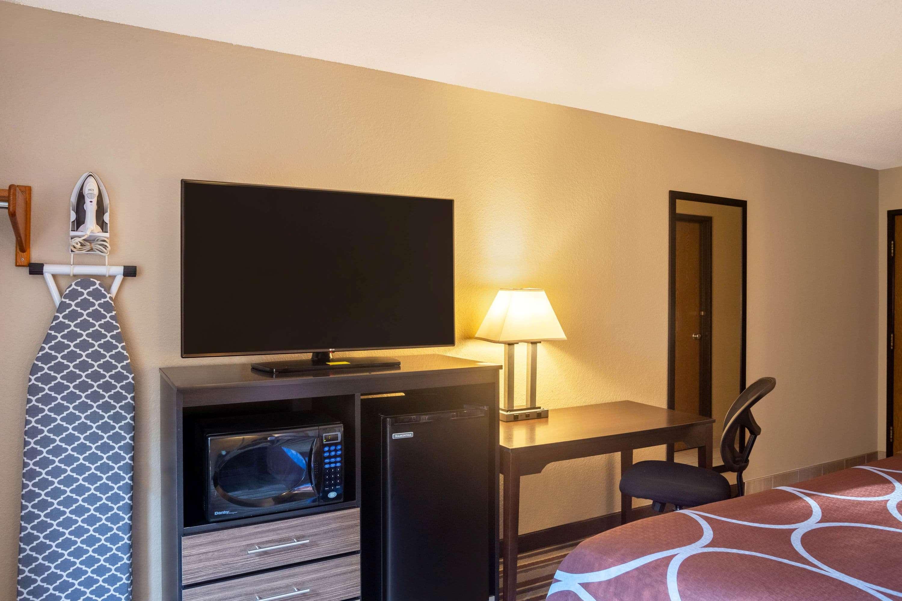 Hotel Super 8 By Wyndham Elkins Esterno foto