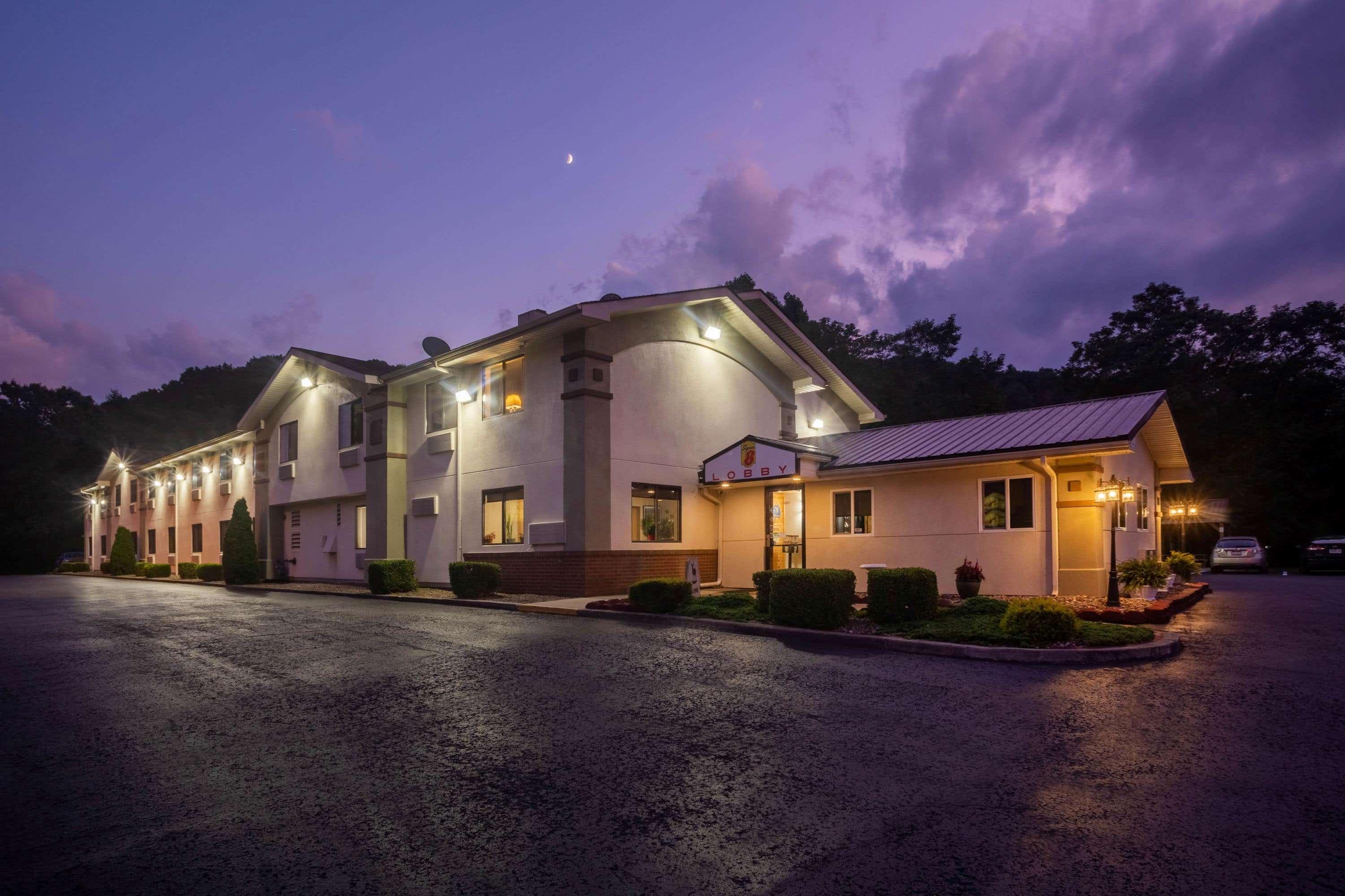 Hotel Super 8 By Wyndham Elkins Esterno foto